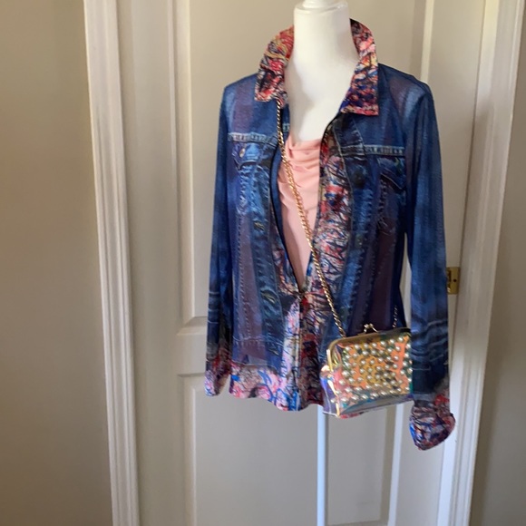 Beautiful John-mark designer zip up jacket/shirt. - Picture 3 of 3